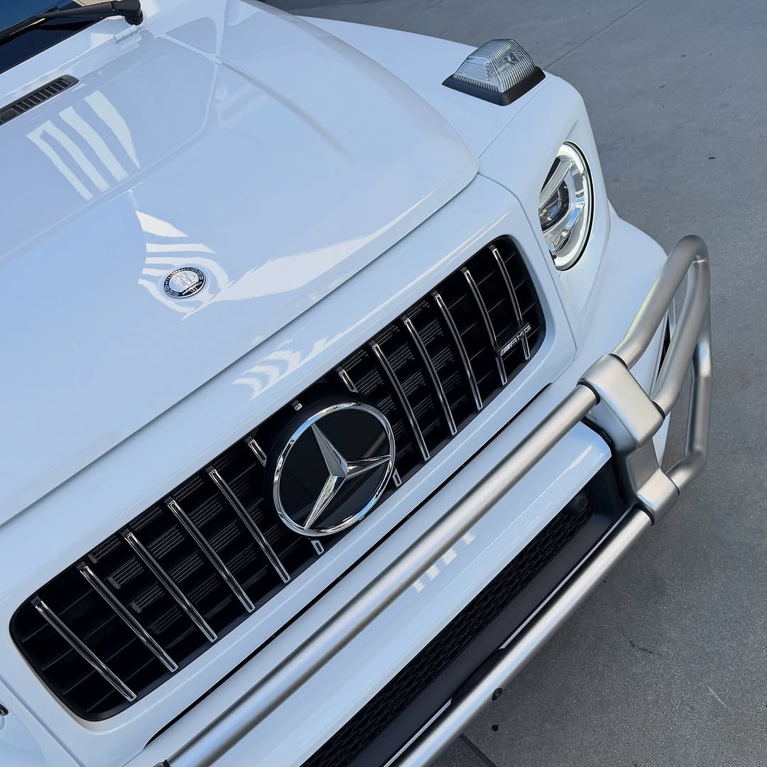 White Mercedes-Benz G-Class grille detail