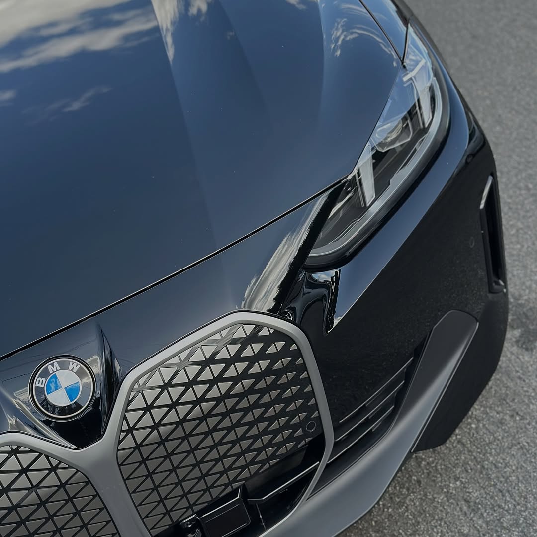 BMW i4 front detail